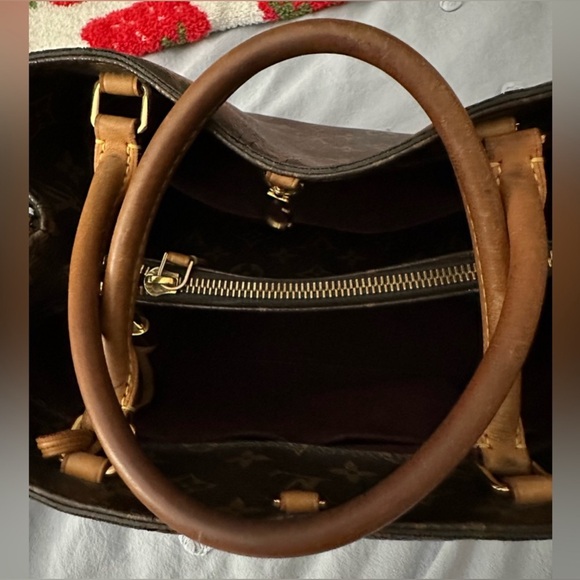 Authentic Louis Vuitton Montaigne MM - Picture 9 of 15